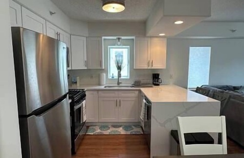 Diamond Beach Condo | Diamond Beach Condo - Pool and Private Beach