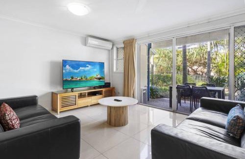 Mermaid Beach Apartment | Diamond Beach Poolside 44 Premium