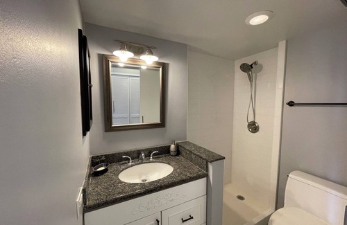 Waikiki Condo | Diamond Head and Ocean Views! 2BR/2BA + Parking Condo in Waikiki