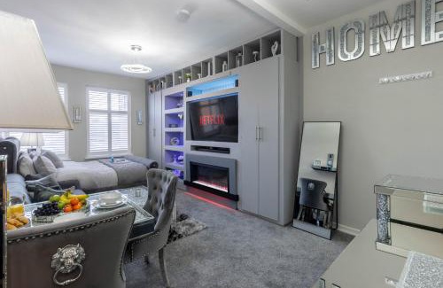 Balti Triangle Apartment | Diamond Studio Luxury Flat for 3 - Super Fast WiFi