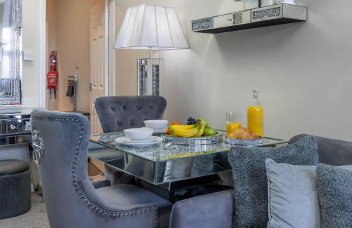 Balti Triangle Apartment | Diamond Studio Luxury Flat for 3 - Super Fast WiFi