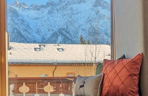Mittenwald Apartment | Die Karwendelsuite - 5 Sterne FeWo mit bestem Bergblick, zentrumsnah & ruhig gelegen, familienfreundlich