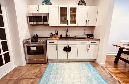 Bedford-Stuyvesant House | Digital Nomad; Duplex, Washer & Dryer in Unit; MTR