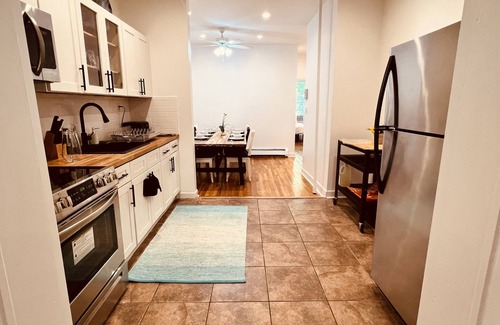 Bedford-Stuyvesant House | Digital Nomad; Duplex, Washer & Dryer in Unit; MTR
