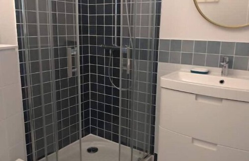 Dinard Apartment | Dinard Hyper Centre 400m Plages Beau Studio Wifi