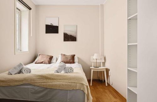Bergen City Centre Apartment | DINBNB Apartments l Traditional Bergenhouse l 10min to Bryggen l 24l7