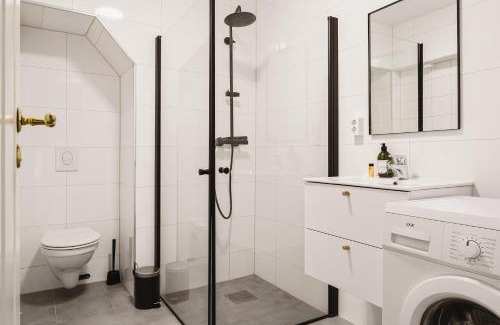 Bergen City Centre Apartment | DINBNB Apartments l Traditional Bergenhouse l 10min to Bryggen l 24l7