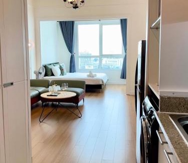 Hang Xanh Apartment | Diny ApartHotel - Rooftop Pool - The Manor 2