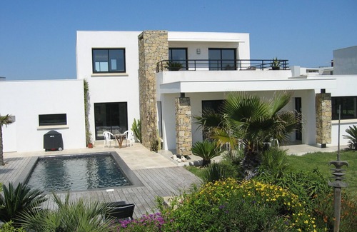 Sete Villa | Direct access to the beach, swimming pool, 8 people, modern 5-star villa
