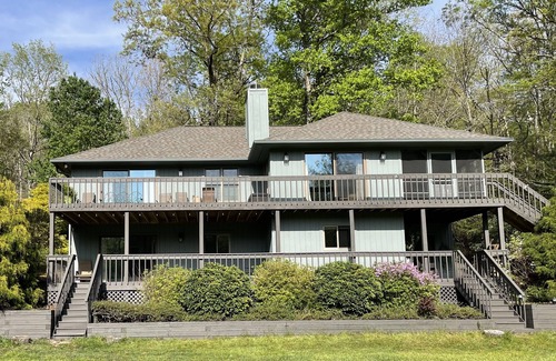 Brevard House | Direct Lakefront Connestee Falls- Views + private dock + 4 kayaks + flat yard