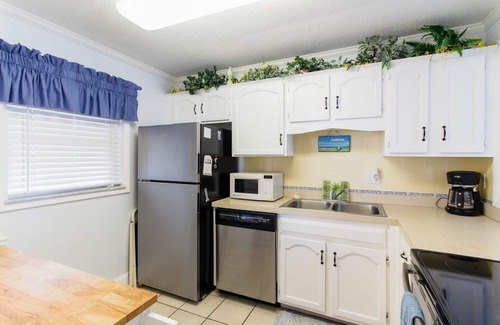 New Smyrna Beach Condo | Direct Ocean Front/Corner Unit! NoDriveBeach of New Smyrna !