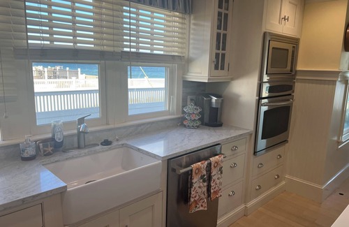 Ocean Bluff-Brant Rock House | Direct ocean front property on gorgeous Fieldston Beach. Steps from the ocean .