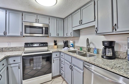 Ash Condo | Direct Ocean Front 3BR/2BA Dog Friendly Pool Beachfront Dogs welcome
