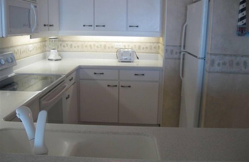 Myrtle Beach Condo | Direct Oceanfront, Ocean Creek, South Tower 5th Floor Gg5