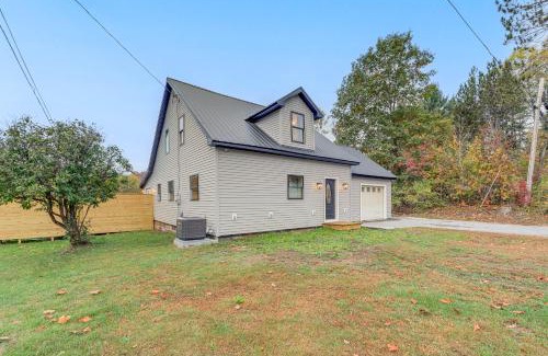 Lyons Falls House | Direct Trail Access Lyons Falls Getaway with Views!