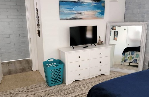 Edisto Island House | Directly across from the beach! Partial Ocean View. Sleeps 10 in beds! CLEAN