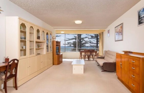 Burleigh Heads Apartment | Directly across the road from Burleigh Beach.