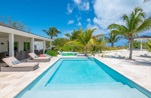 Jimmy Hill Villa | Directly on the beach with newly installed generator and heated pool!