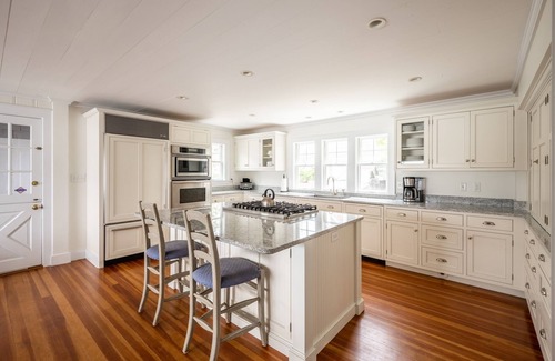 Kennebunk House | Directly on the Ocean - Luxury Waterfront Home. Steps To Mothers Beach & KBIA