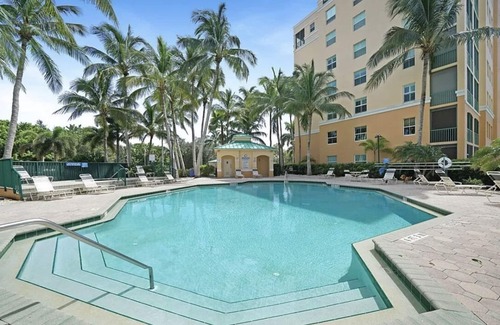 Burnt Store Marina Condo | Discounted for summer amd fall! Now thru November 3 br marina front comdo.