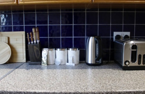 Hemel Hempstead Apartment | Discounted Long Stays | Balcony View | Central Location |