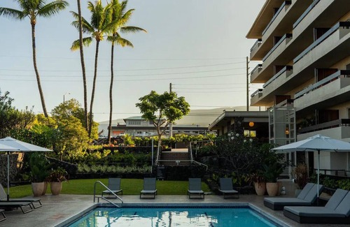 Historic Kailua Village House | Discover a Stay with Built-in Island Calm: Pool, Yoga, Bikes & Explore Parks