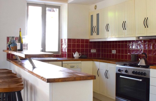 Change House | Discover Beaune and surrounding areas. Thermes de Santenay a proximité.