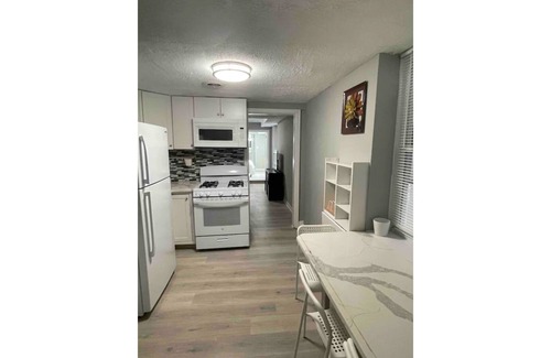 Upper Fells Point House | Discover Charm City from a Cozy Retreat