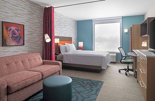 Des Moines Hotel | Discover Des Moines from a Cozy Suite Near Capitol – 3.1 Miles