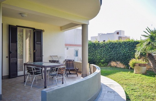 Fondo Morte Apartment | Discover the southeastern tip of Sicily and relax in this bright and elegant vacation apartment.