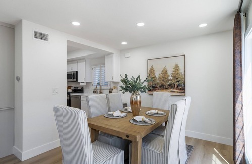 East Bluff House | Discover Tranquil Luxury: Your Perfect Family Retreat in Newport Beach Eastbluff