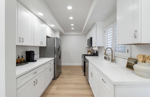 East Bluff House | Discover Tranquil Luxury: Your Perfect Family Retreat in Newport Beach Eastbluff