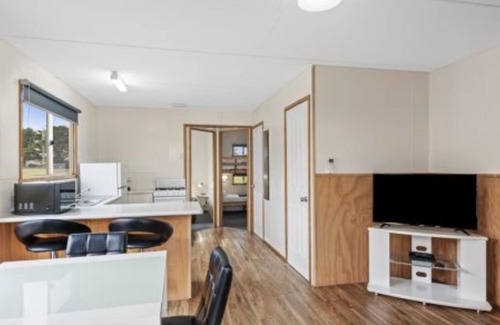 East Devonport Cabin | Discovery Parks - Devonport