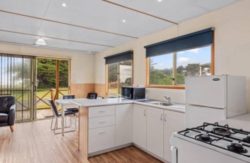 East Devonport Cabin | Discovery Parks - Devonport