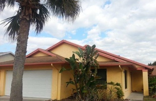Indian Wells House | Disney World 2 Bed 2 Bath Home with Private Screened Pool Minutes from all Parks