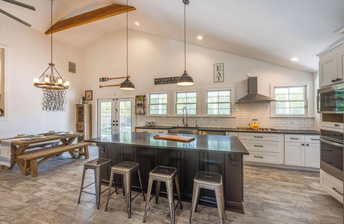 Hampton Bays House | Distinctive Hamptons Home w/Pool Near Bay, Ocean