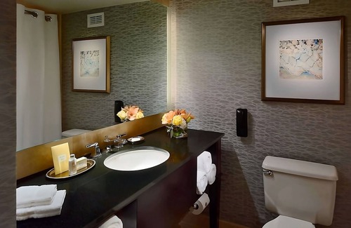 Uptown Hotel | Dive Into Your Dream Vacation! 3 Posh Units, w/Outdoor Pool, Pets are Allowed!