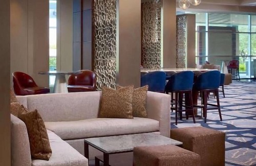 Uptown Hotel | Dive Into Your Dream Vacation! 3 Posh Units, w/Outdoor Pool, Pets are Allowed!