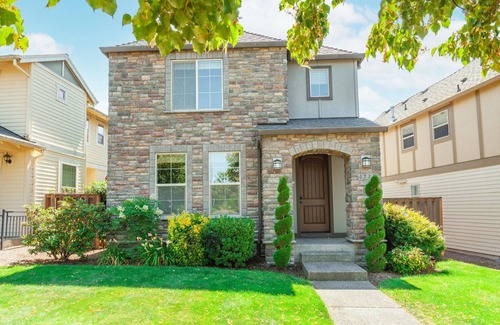 North Bethany House | Divine Bethany 2BR w/Pool, nr Brewery, Garden & Golf, by Blueground