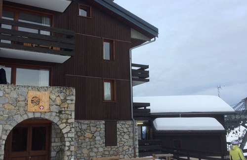 Meribel-Mottaret Apartment | Divisible studio Méribel Mottaret. Skis on the feet. Three Valleys. Free WIFI.