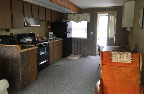 Gaylord Resort | Dixon Lake Resort: Full Kitchen Lakefront scenic unit