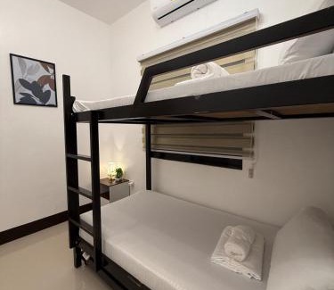 General Santos House | DJS TRANSIENT near Airport, Netflix, Fast Wifi, Hot &Cold Shower