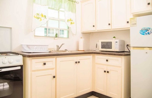Buckleys Village Apartment | Doc's Paradise Red Apartment