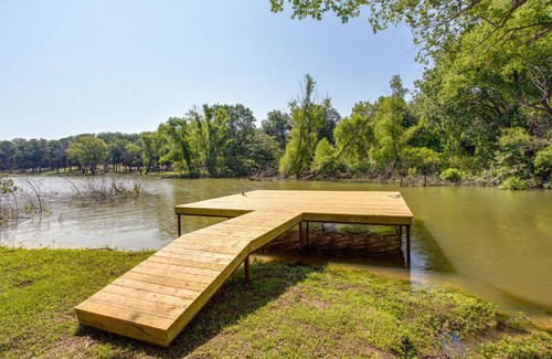 Wills Point House | Dock and Fire Pit Lake Tawakoni Vacation Rental!