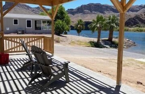 Parker Strip House | Dock Holiday! Waterfront cottage with boat ramp!