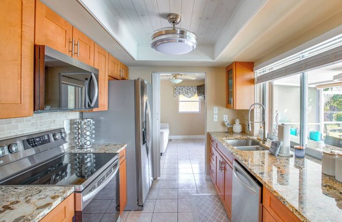 Caloosahatchee House | Dock Your Boat: Waterfront Cape Coral Home w/Pool