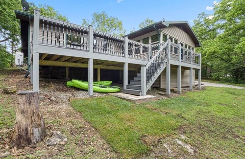 Shell Knob House | Dockside Getaway Lakefront, Campfire, Cooking Area