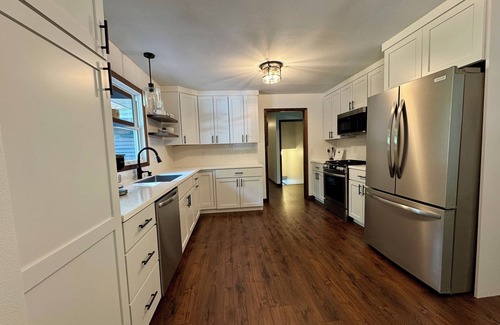 Bemidji House | Dockside Retreat on the Canal on Lake Bemidji- 4BR, 3BA-Hot Tub-Fireplace!