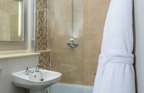 Lenham Hotel | Dog & Bear Hotel