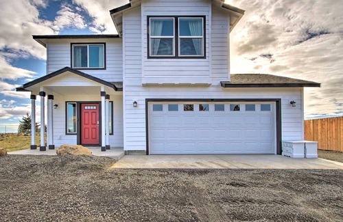 Cle Elum House | Dog-Friendly 3BR Home w/ Hot Tub & Game Room - 10mins from Cle Elum town center